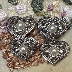 Vintage handmade silver double hearts faux pearl centers clip earrings-1 3/4”
